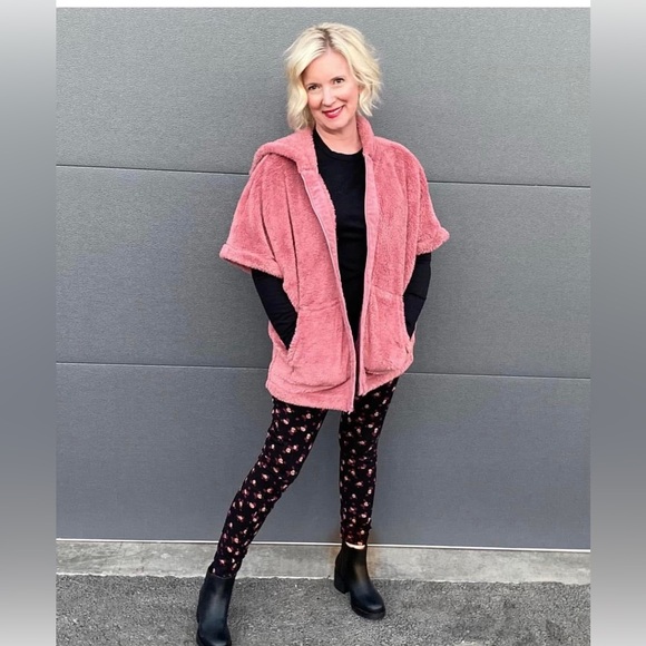 NEW |  Cabi 4142 Printed Lean Legging - Picture 4 of 9